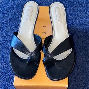 Unisa sandals